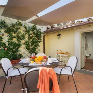  Apartment Terrazza Silena, Centro Storico Con Vista Cortona!
