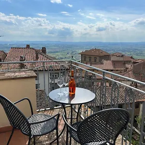  Apartment Cortona's Rooftop Nest